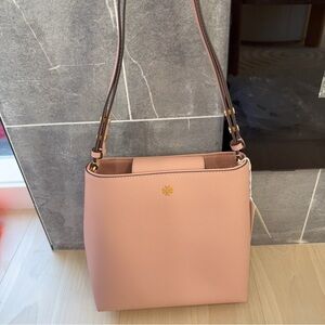 (NWT) Tory Burch Emerson bucket bag